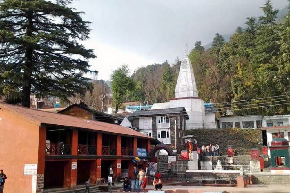 bagsunag tample mcleodgunj