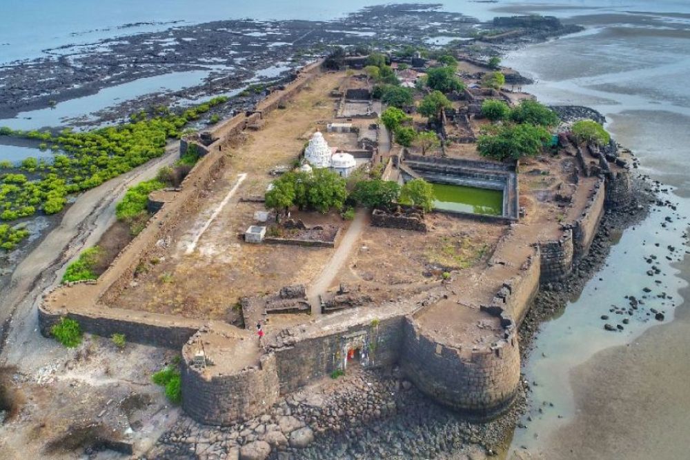 kolaba fort